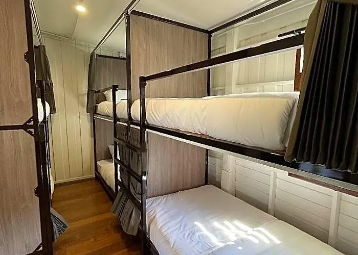 Green Cabin Hostel Hotell