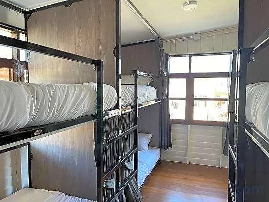 Green Cabin Hostel Hotell 5*