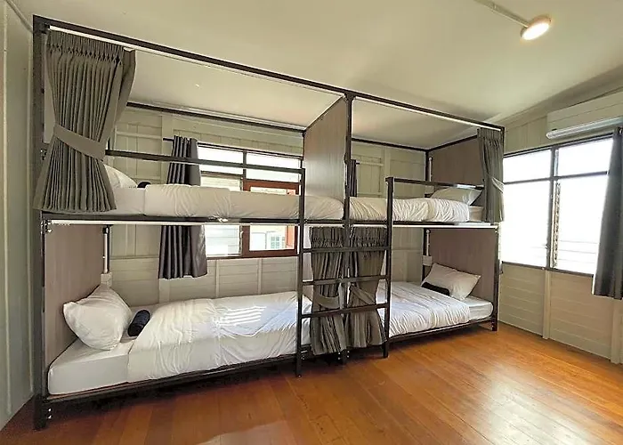 Hotell Green Cabin Hostel 5*