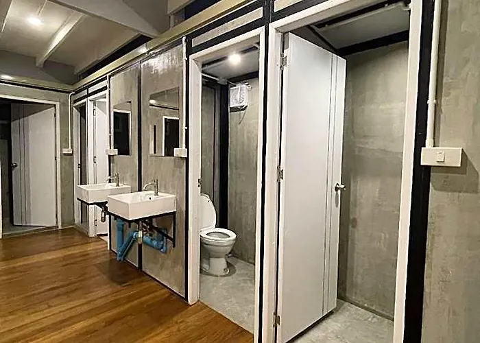Green Cabin Hostel 5*