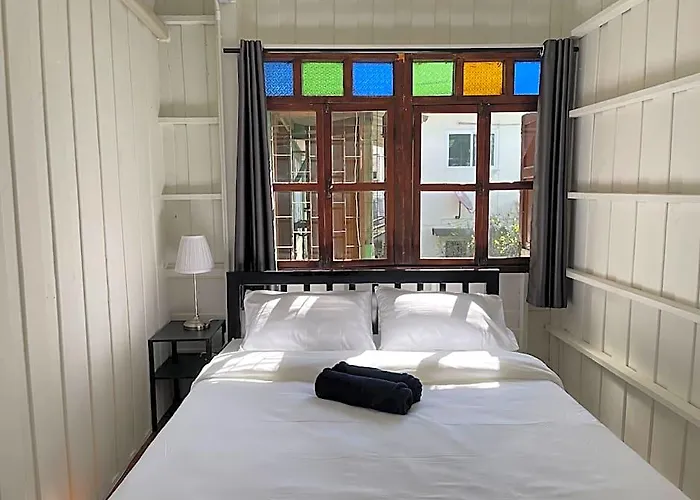 Green Cabin Hostel Hotell 5*