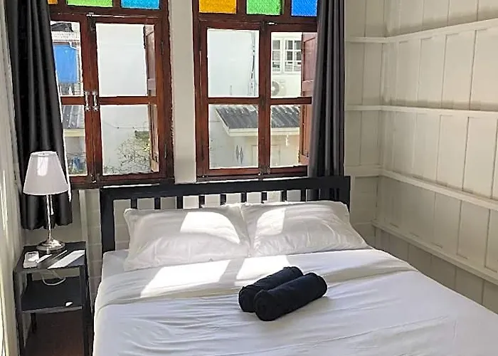 Green Cabin Hostel Hotell 5*